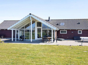 Four-Bedroom Holiday home in Idestrup 3, Bogø By